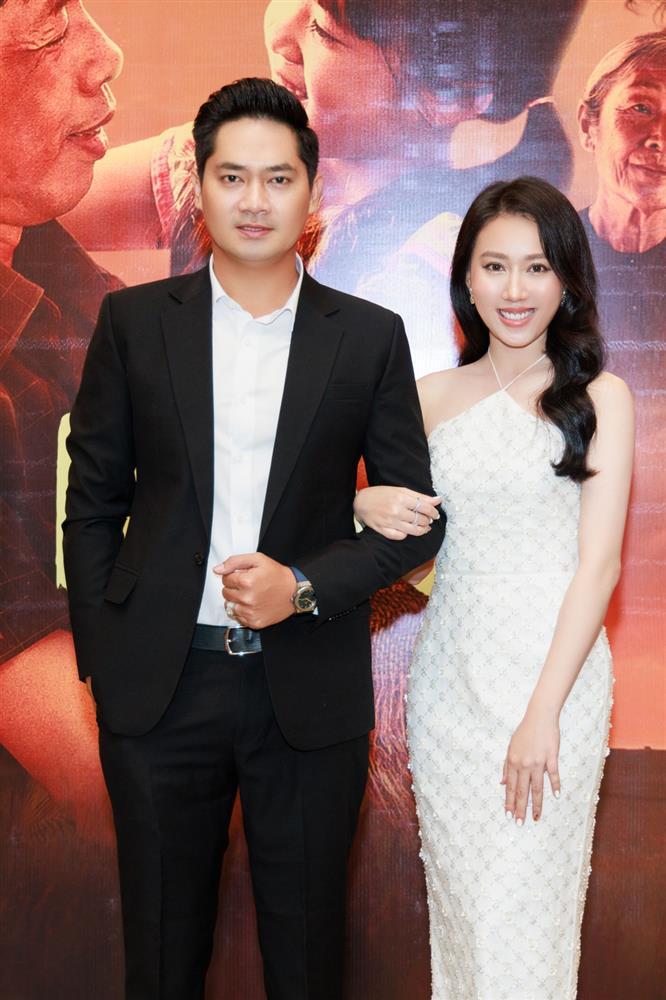 Bồ cũ Tiến Linh vất vả khi vào vai gái quê khờ khạo-8