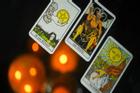 Bói bài Tarot hàng ngày - thứ Bảy 22/10/2022: Một mình chơi vơi