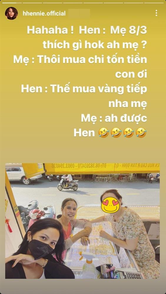 Ngọc Châu và loạt sao Việt chuộng tặng vàng báo hiếu mẹ-7