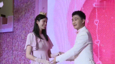 Màn cầu hôn của chồng thiếu gia khiến Hề Mộng Dao xấu hổ-7