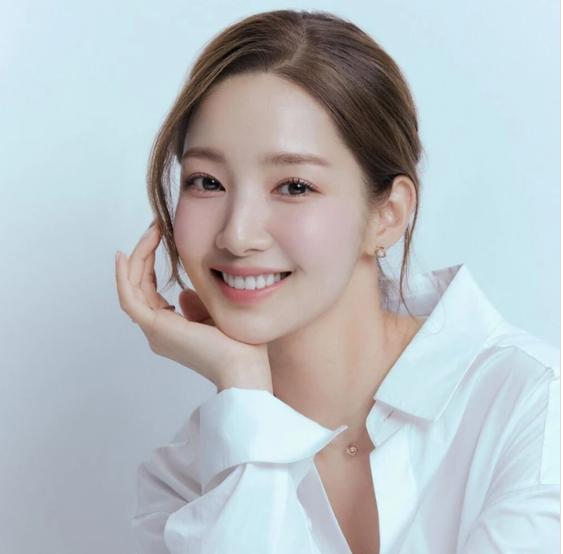 Park Min Young lộ rõ khuyết điểm vì lạm dụng phẫu thuật-1