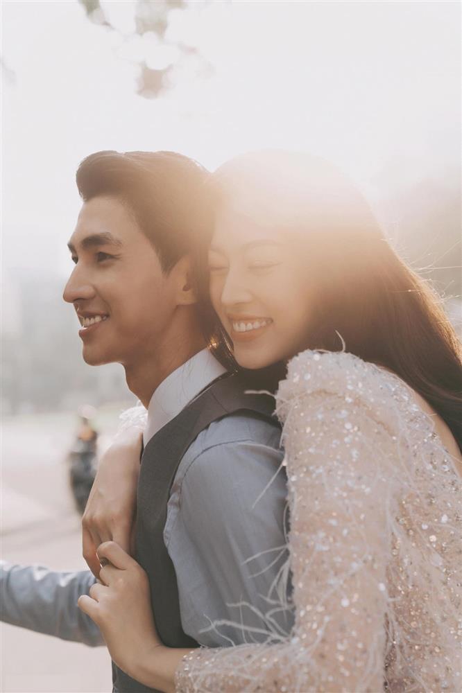 Á hậu Phương Nga bật khóc khi nhìn váy cưới-2