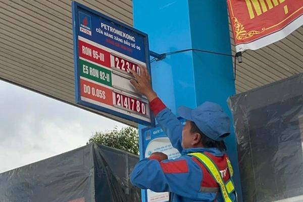 Giá xăng dầu đồng loạt tăng tiếp từ chiều nay-1