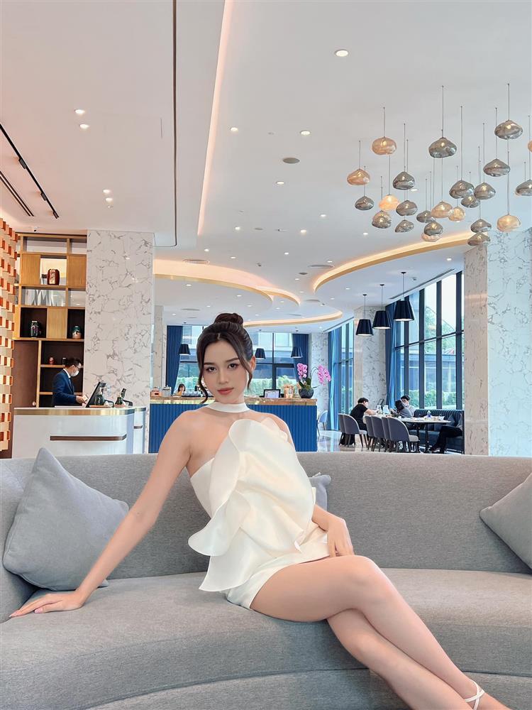 Hải Tú khoe style nàng thơ - Phượng Chanel mặc đồ hiệu ghi điểm-1