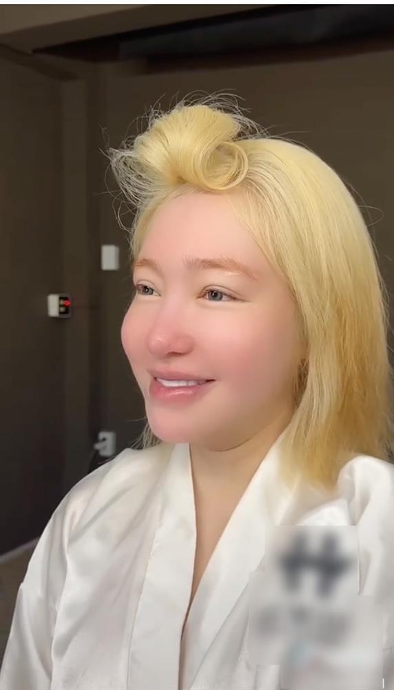 Mặt mộc té ngửa của Elly Trần trước khi hóa Marilyn Monroe-2