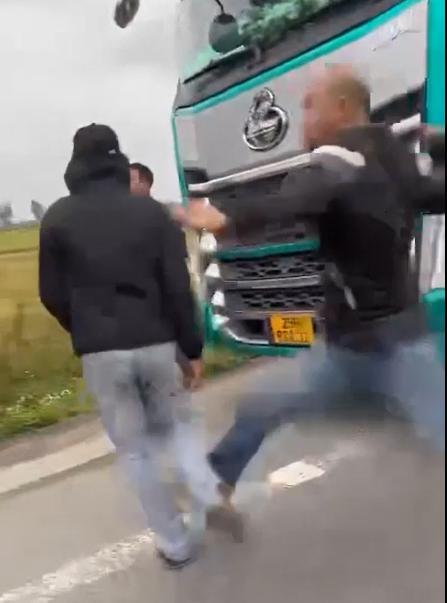 Kiểm lâm Nghệ An bị tố gọi người đến đánh lái xe khi kiểm tra hàng-2