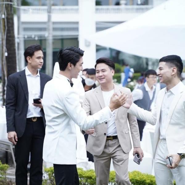 Bình An - Phương Nga lộ diện đẹp đôi, không gian cưới xịn xò-10