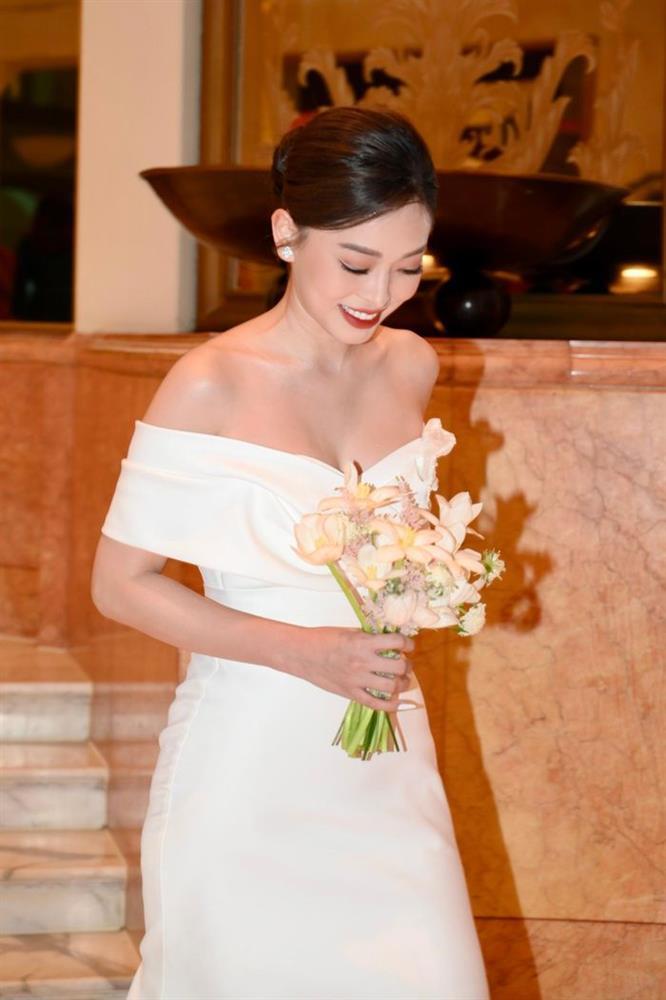 Váy cưới thứ 2 của Phương Nga giống vợ Công Phượng, Nhã Phương-4