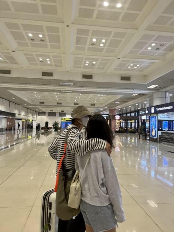 Diệu Nhi - Anh Tú tình tứ ở sân bay, sẵn sàng cưới tại Hà Nội-4