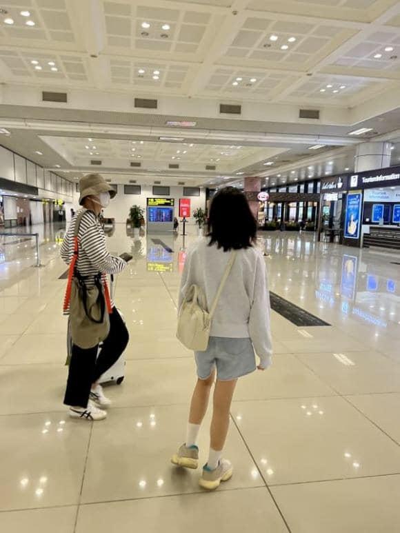 Diệu Nhi - Anh Tú tình tứ ở sân bay, sẵn sàng cưới tại Hà Nội-3