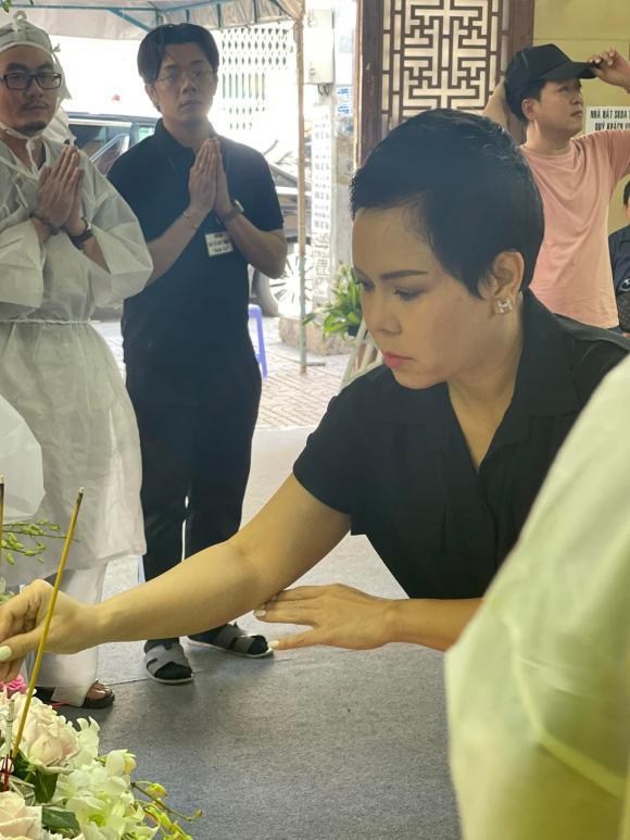 Việt Hương, Trường Giang chung tay phụ tang lễ nghệ sĩ Nam Anh-8