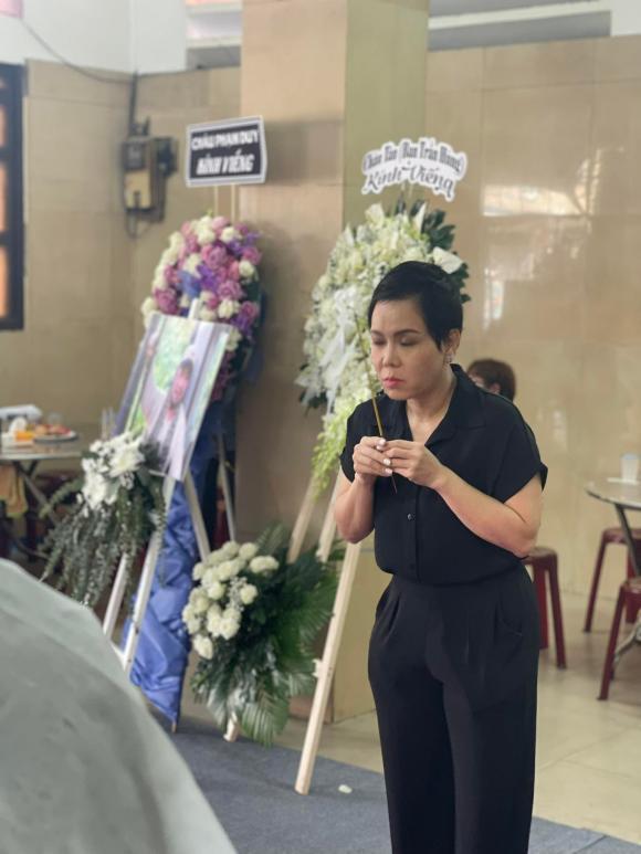 Việt Hương, Trường Giang chung tay phụ tang lễ nghệ sĩ Nam Anh-9