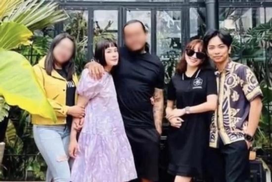 Khánh Thi lên tiếng về bức ảnh chụp cùng Anna Bắc Giang