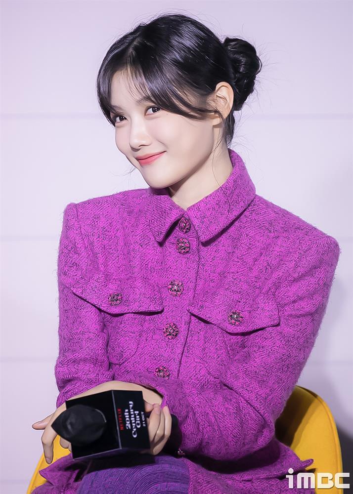Kim Yoo Jung và Han Hyo Joo chung khung hình sau 12 năm-5