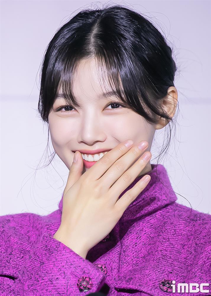 Kim Yoo Jung và Han Hyo Joo chung khung hình sau 12 năm-7