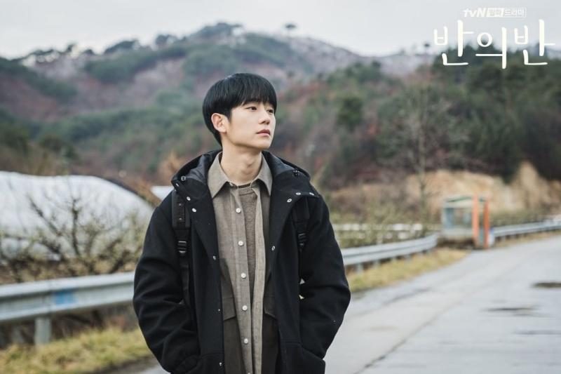 Song Joong Ki và dàn diễn viên tỏa sáng trong những phim flop ê chề-12