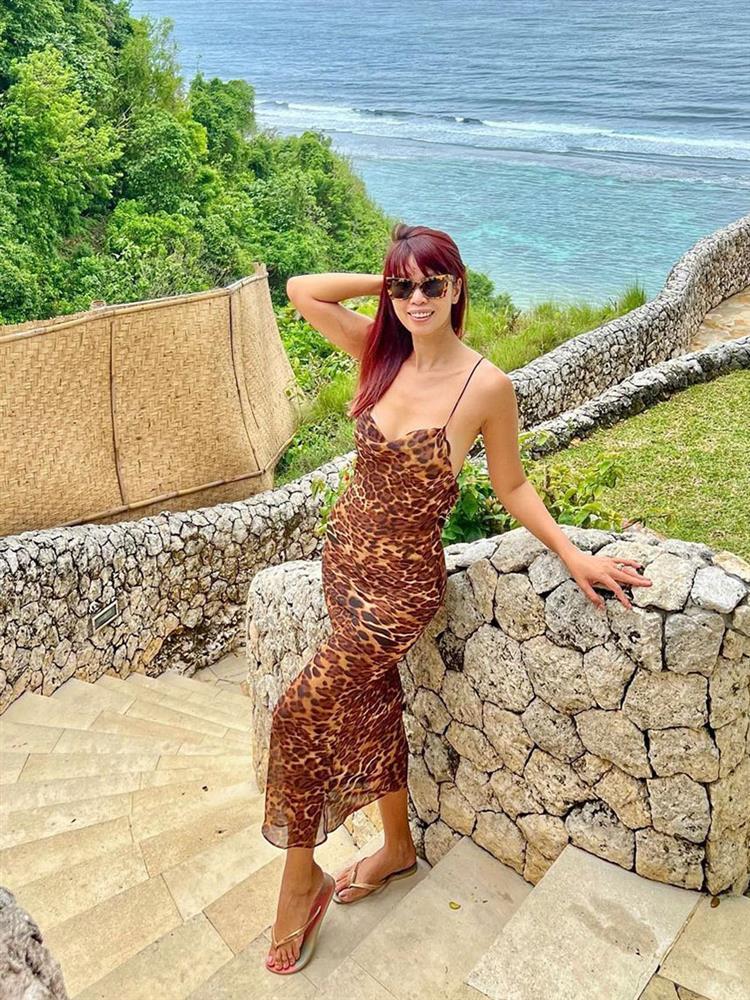 Hà Anh mặc bikini màu nude nhìn giật mình-7