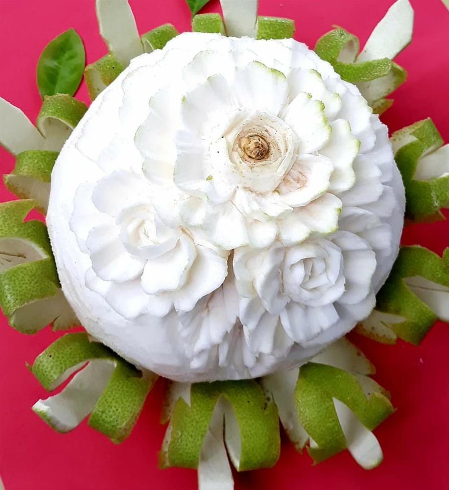 Đẹp mắt những bông hoa được làm từ quả bưởi-5