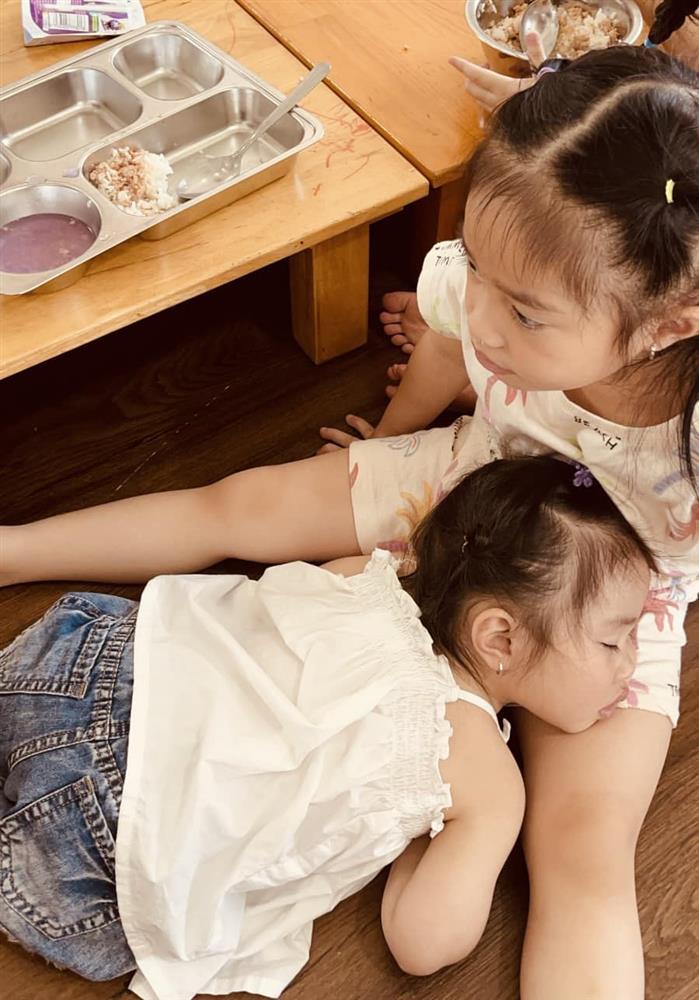 Tin showbiz Việt ngày 22/10: Con gái Cường Đô La ngồi như chị đại-4