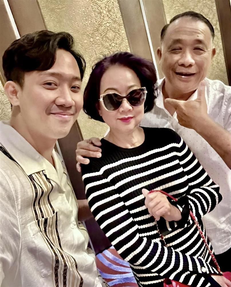 Tin showbiz Việt ngày 22/10: Con gái Cường Đô La ngồi như chị đại-8