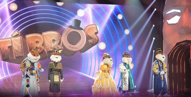 Không phải M4U, đây mới là nhóm nhạc nam hỗ trợ Tí Nâu tại Ca Sĩ Mặt Nạ?-1