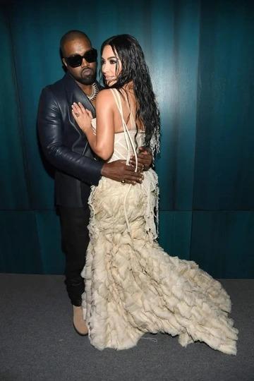 Kanye West: Tôi và Kim Kardashian chỉ ly hôn trên giấy tờ-1