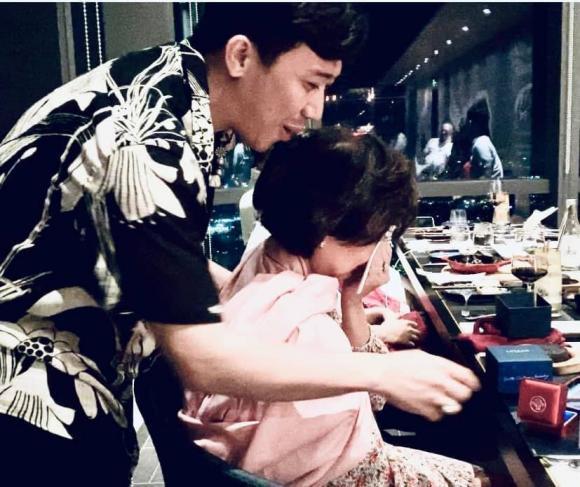 Hari Won vắng mặt khi Trấn Thành hội ngộ gia đình ngày sinh nhật mẹ-3