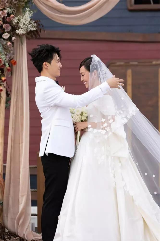 Diệu Nhi - Anh Tú đẹp đôi trong đám cưới ở Hà Nội-8