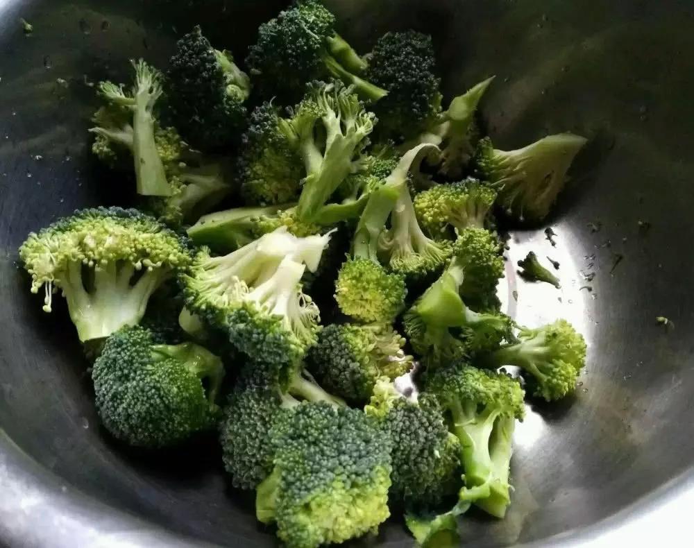 Cứ tưởng sạch sẽ, ai ngờ đây là 3 loại rau quá nhiều ký sinh trùng-2