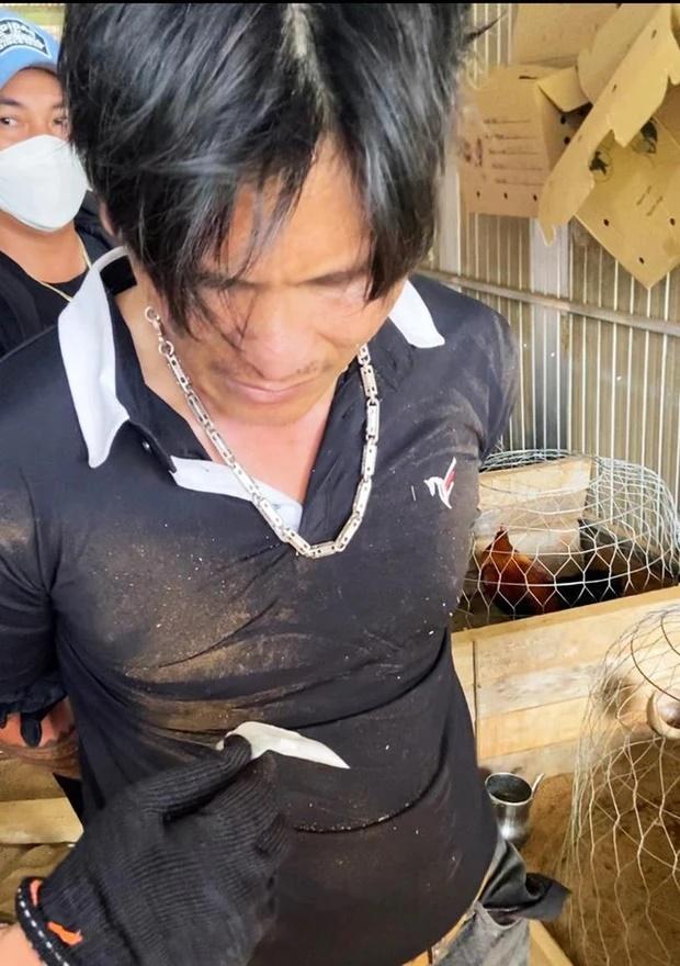 Bị vây bắt vì mang ma túy, đối tượng nhiễm HIV cắn vào tay trinh sát-2