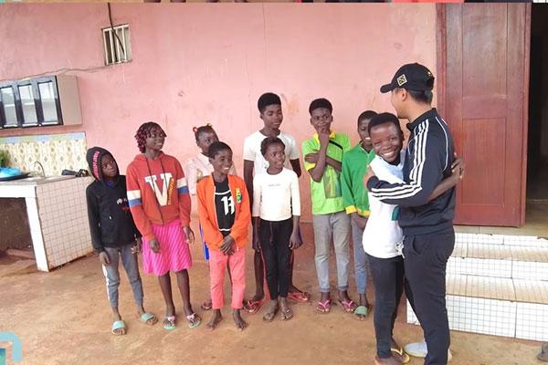 VTV ra mặt ghép cặp cho Quang Linh, Thùy Tiên phản ứng khó đỡ-8