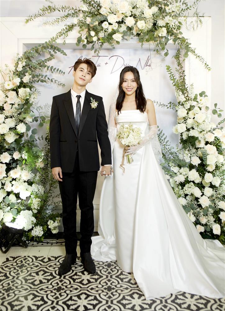 2 nghệ sĩ hiếm hoi dự cưới Diệu Nhi - Anh Tú ở Hà Nội-1