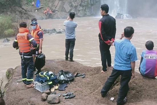 Đi chơi thác ở quê vợ sắp cưới, thanh niên bị nước cuốn mất tích