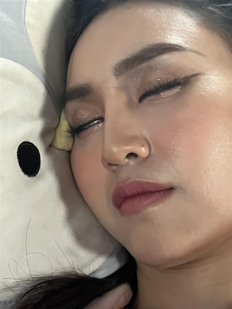 Ninh Dương Lan Ngọc mất vẻ ngọc nữ qua góc máy chị em-11