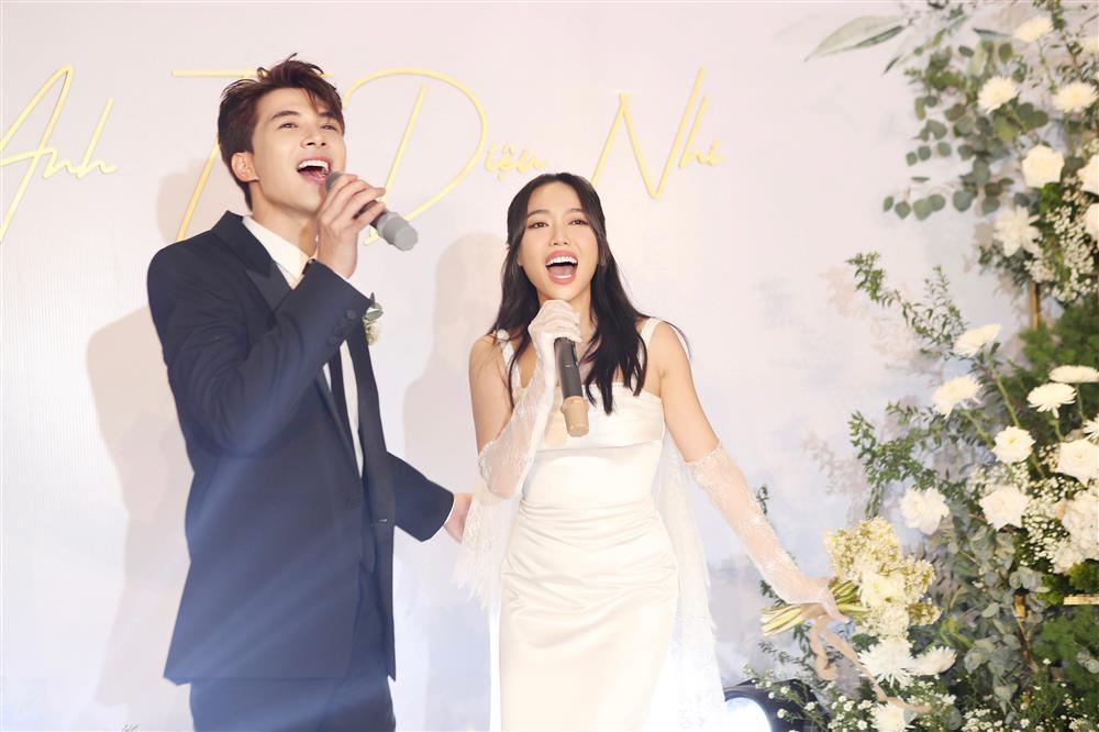 Anh Tú hướng dẫn Diệu Nhi tạo dáng, tưởng đâu mentor The Face-7