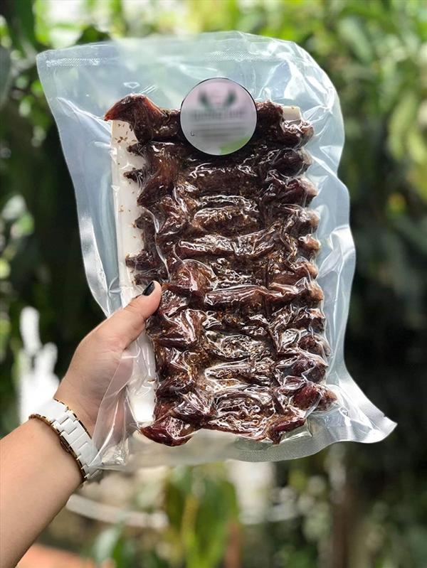 Loài hôi hám ngoài đồng giờ thành đặc sản giá 300.000 đồng/kg-7