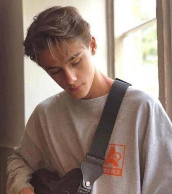 Điều gì đã xảy ra với cậu bé từng được công nhận là đẹp trai nhất thế giới?-5