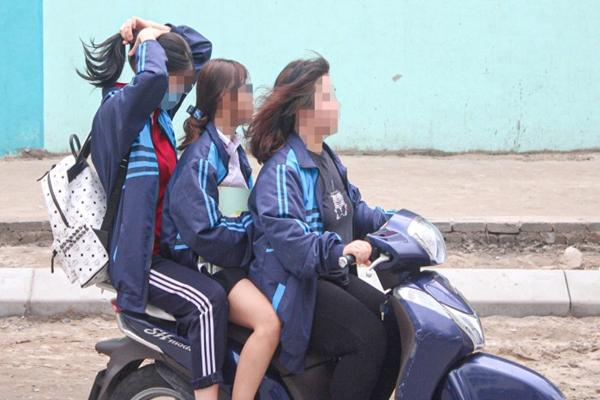 Cháu nó ở nhà ngoan lắm-1