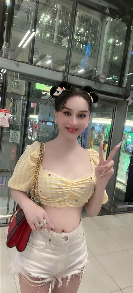 Lâm Khánh Chi lên đường thực hiện ca phẫu thuật cuối cùng-3