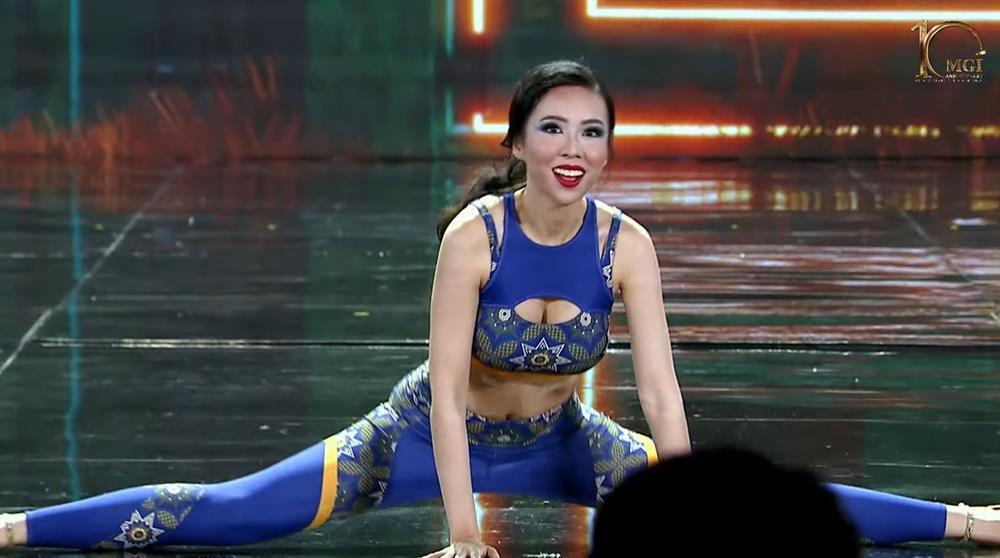 Khó hiểu bán kết Miss Grand: Kẻ xoạc chân, người múa quạt-5