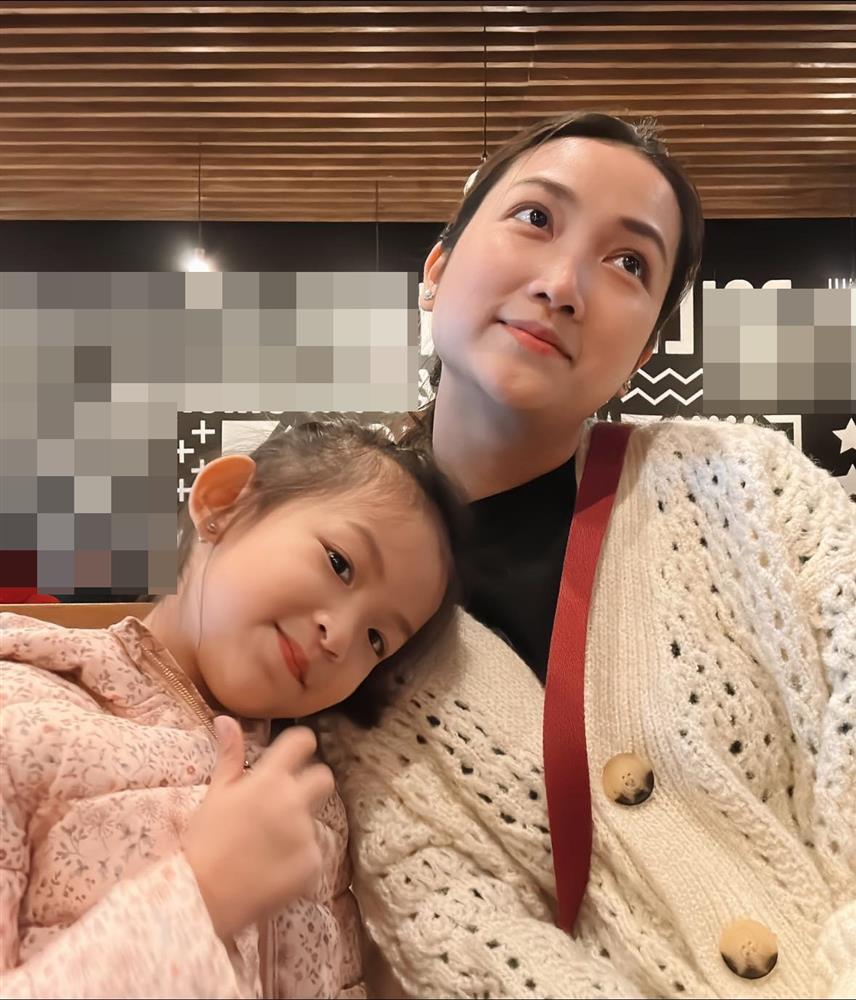 Tin showbiz Việt ngày 23/10: Cát Tường sợ đột quỵ sau khi tắm đêm-5