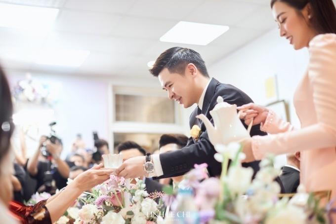 Đỗ Vinh Quang rước Đỗ Mỹ Linh bằng xế 83 tỷ choáng ngợp-7