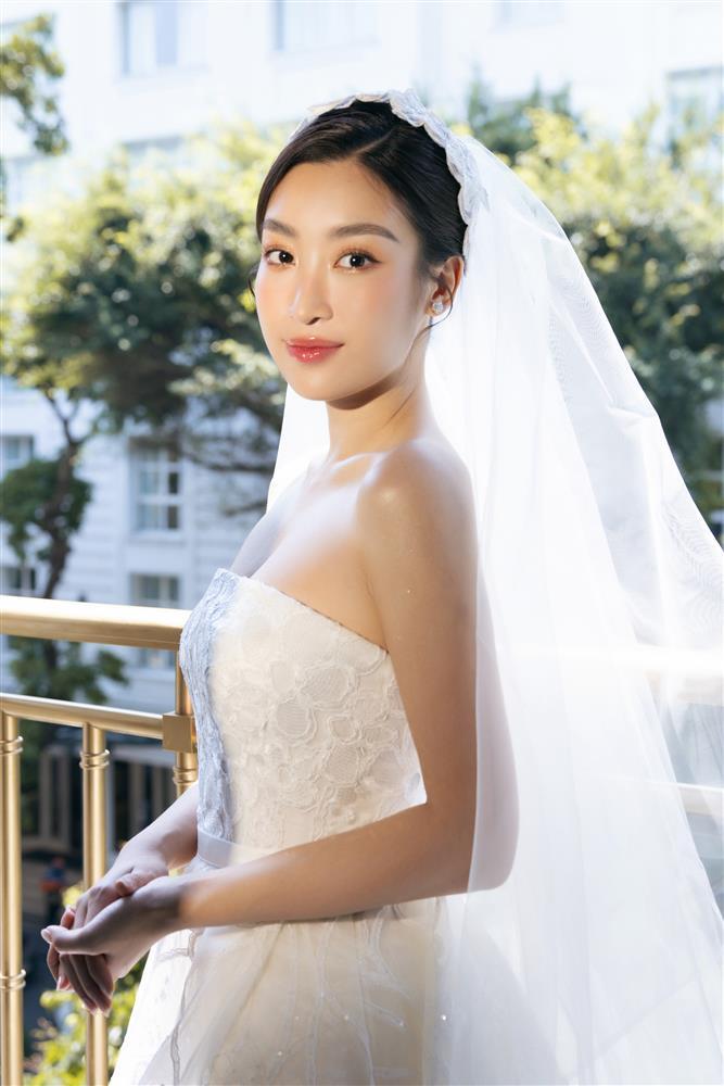 Cận cảnh 2 váy cưới của Đỗ Mỹ Linh trong tiệc cưới Đỗ Vinh Quang-7