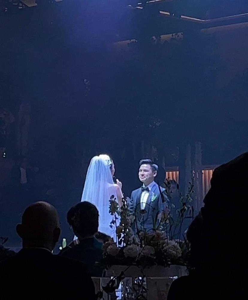 Đỗ Mỹ Linh đẹp đôi bên chú rể, không gian cưới chuẩn đại gia-14