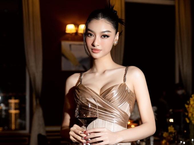 Một Á hậu gặp sự cố khi ăn cưới Đỗ Mỹ Linh - Đỗ Vinh Quang-2