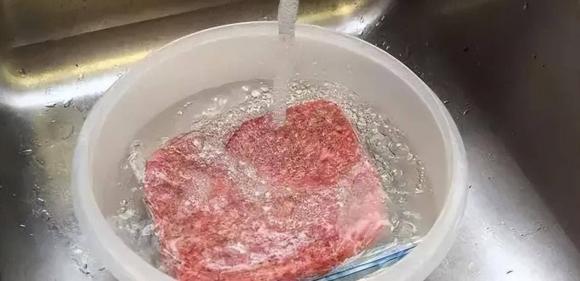 Thịt để ngăn đá chỉ cần thêm 2 thứ này, đảm bảo vẫn tươi ngon-2