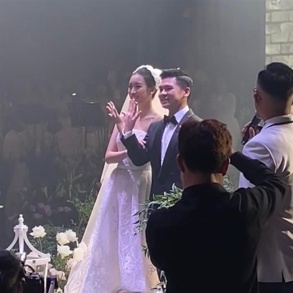 Chồng Đỗ Mỹ Linh trong hôn lễ: Em là định mệnh đời anh-6