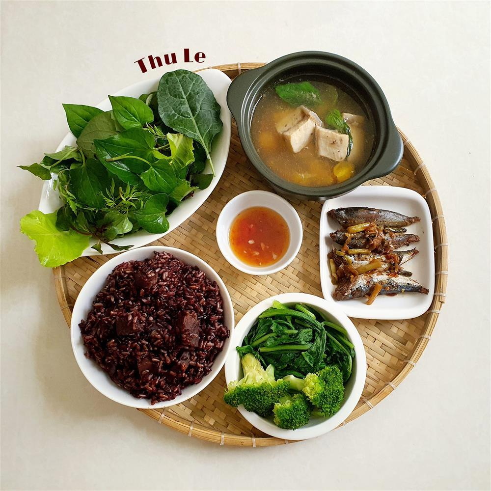 Loạt mâm cơm nhìn là thèm của vợ 9x nổi tiếng nấu ăn vụng-6