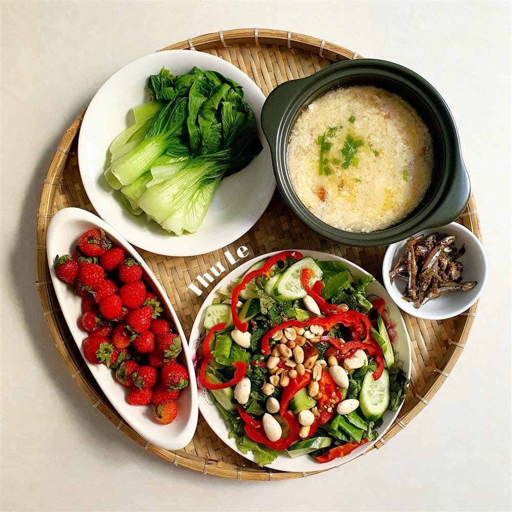 Loạt mâm cơm nhìn là thèm của vợ 9x nổi tiếng nấu ăn vụng-11