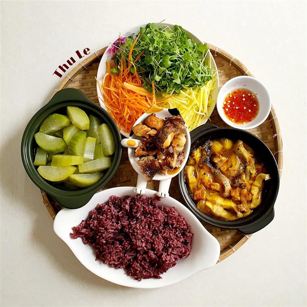 Loạt mâm cơm nhìn là thèm của vợ 9x nổi tiếng nấu ăn vụng-13